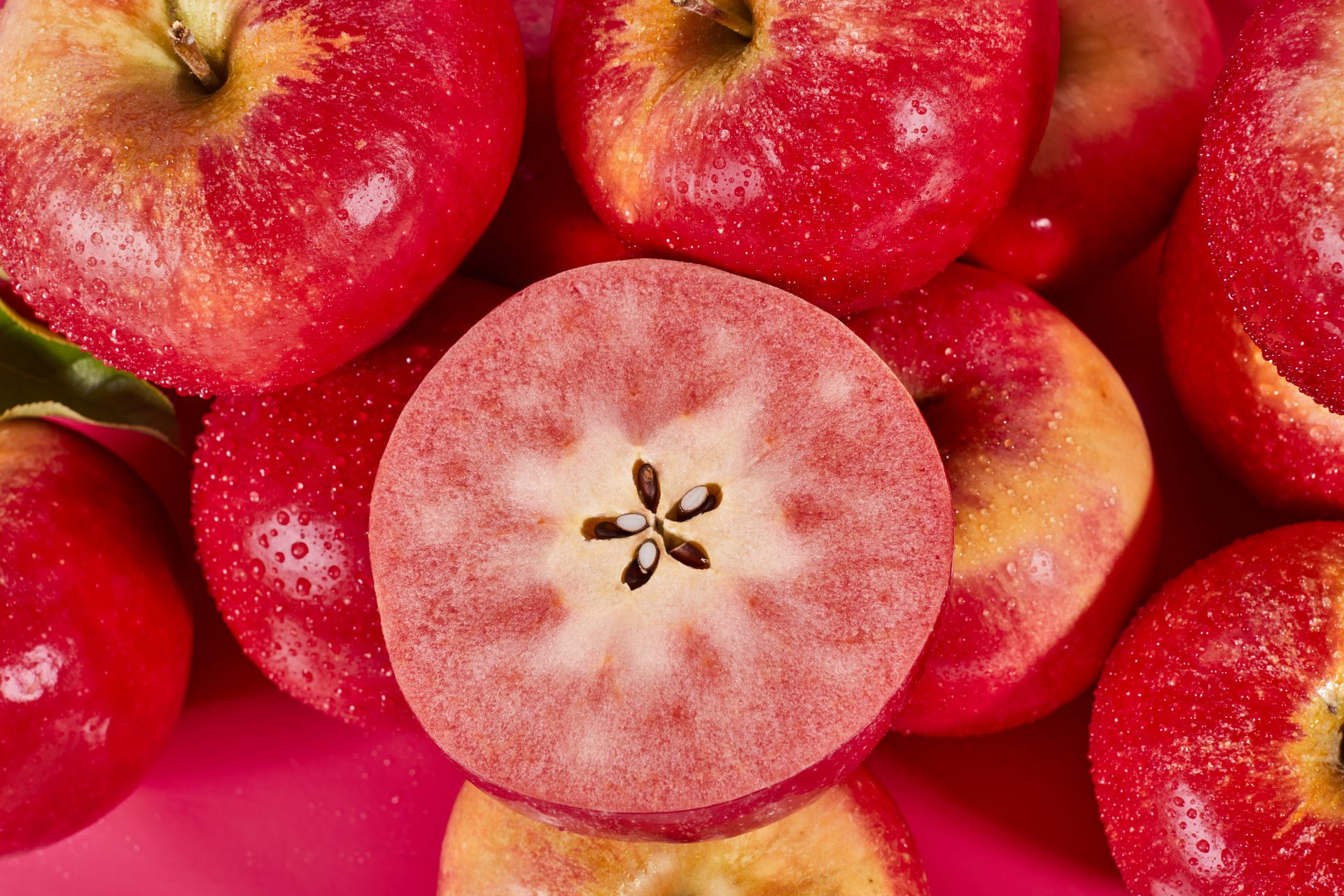 FIZZ-is-only-apple-grown-in-New-Zealand-to-have-a-vibrant-pinky-red-flesh.-